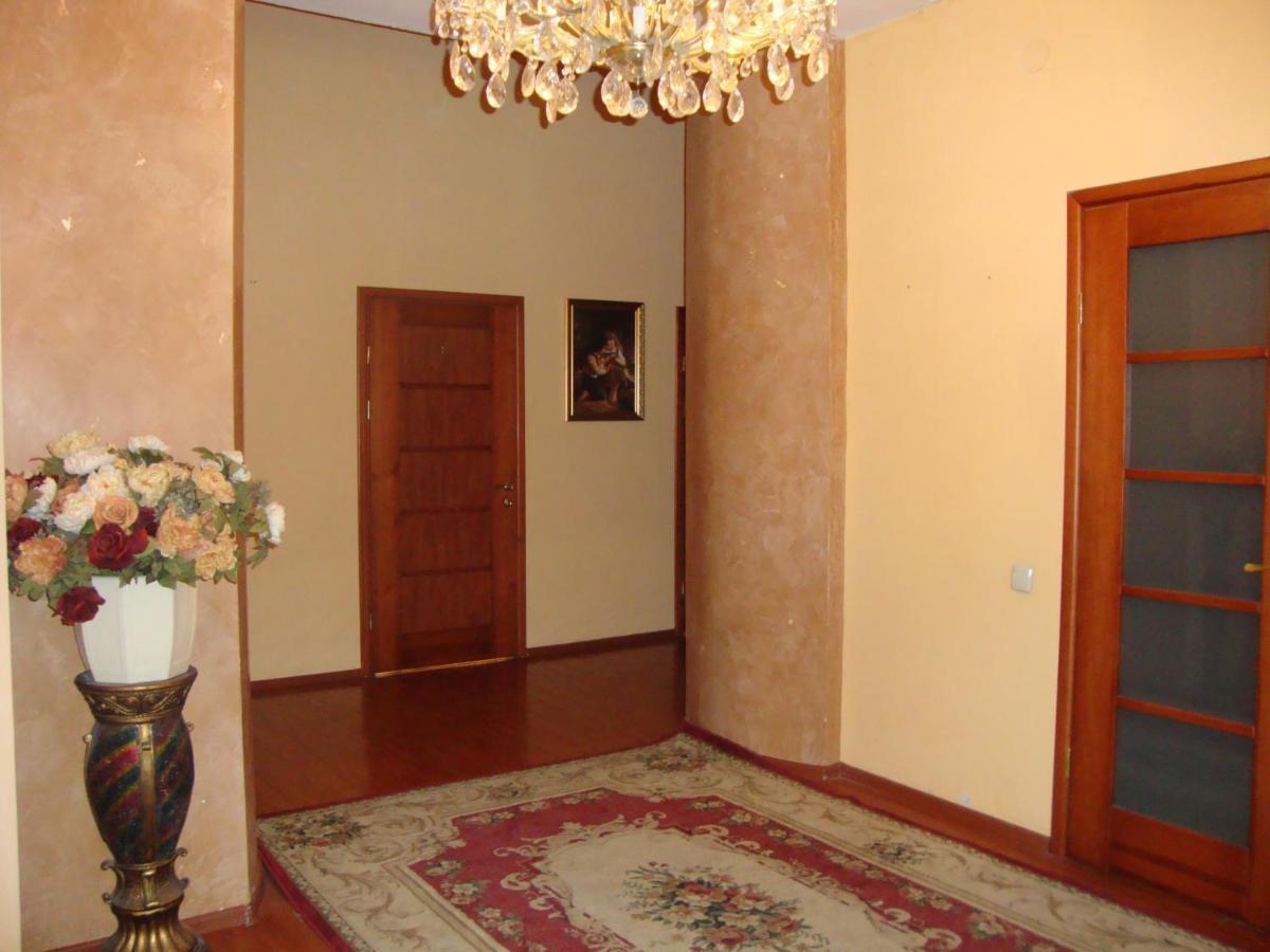 Hotel Reno On Deribasovskaya オデッサ エクステリア 写真