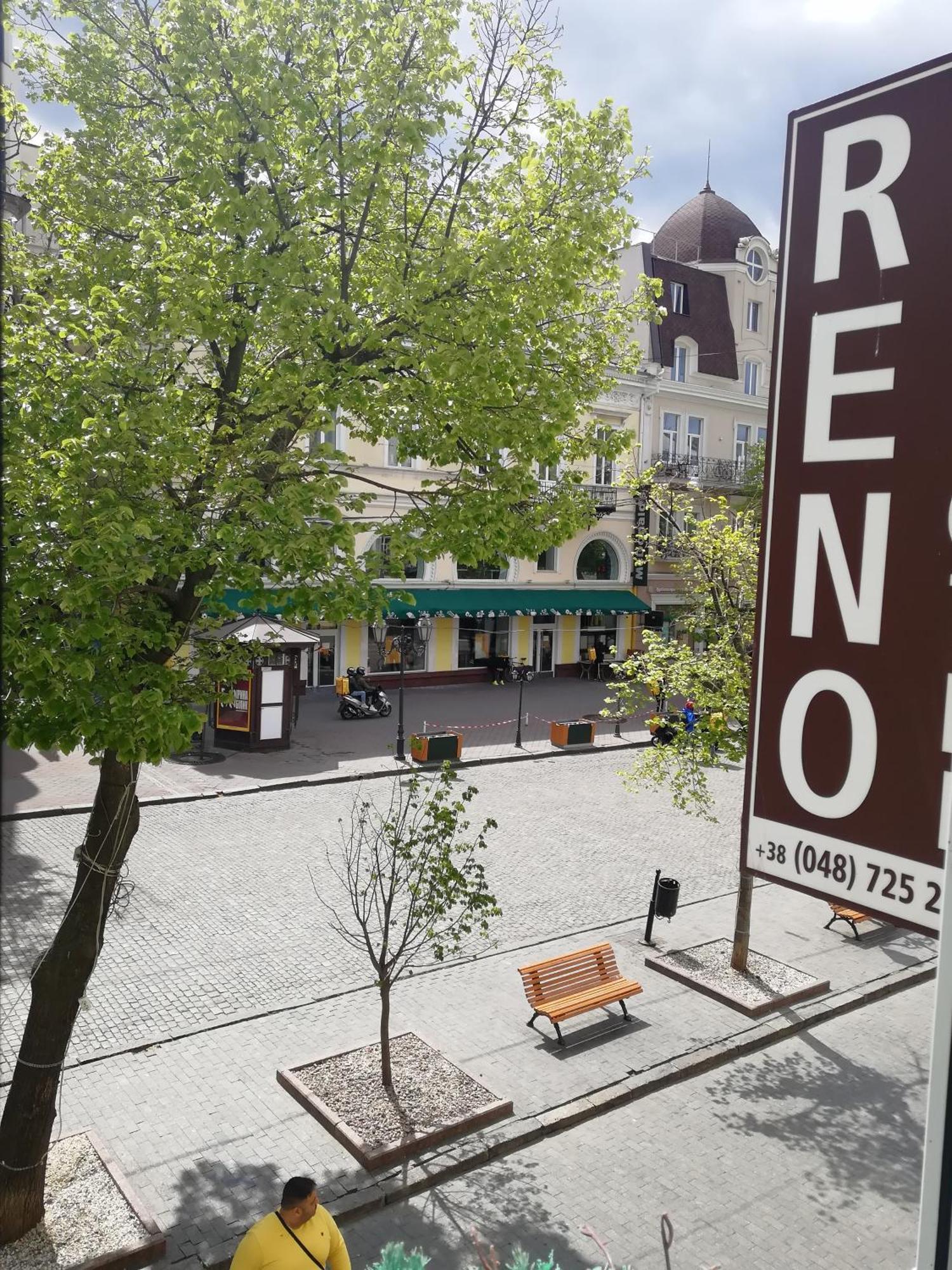 Hotel Reno On Deribasovskaya オデッサ エクステリア 写真