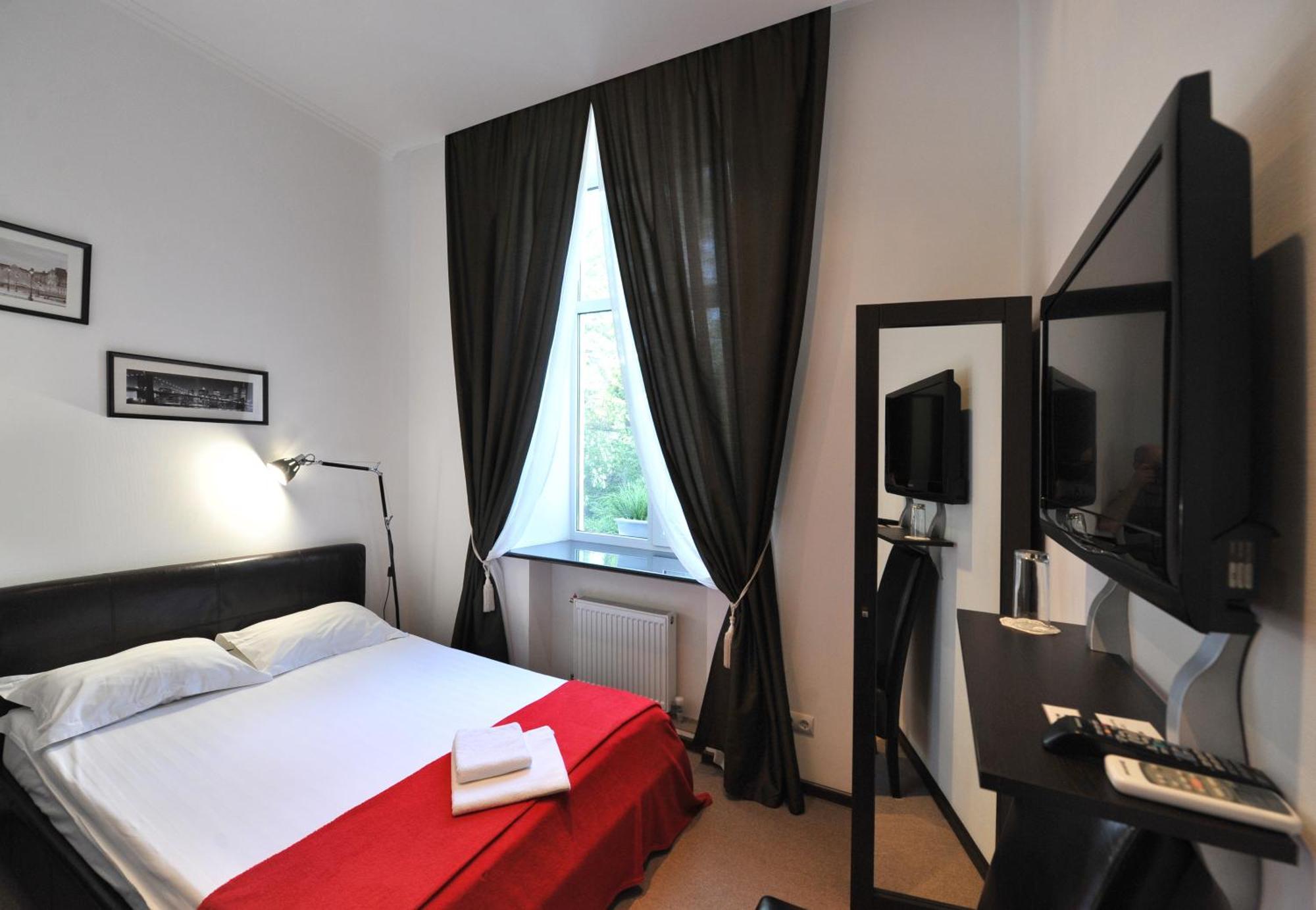 Hotel Reno On Deribasovskaya オデッサ エクステリア 写真